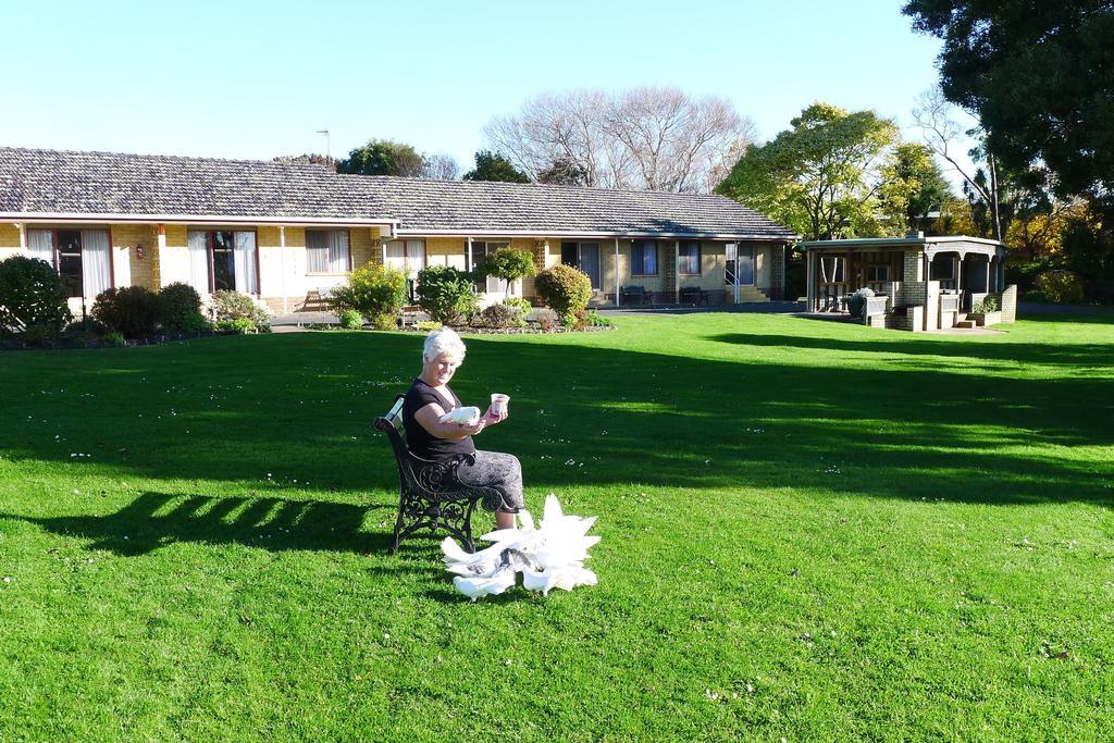 Willaway Motel Apartments Ulverstone Kültér fotó