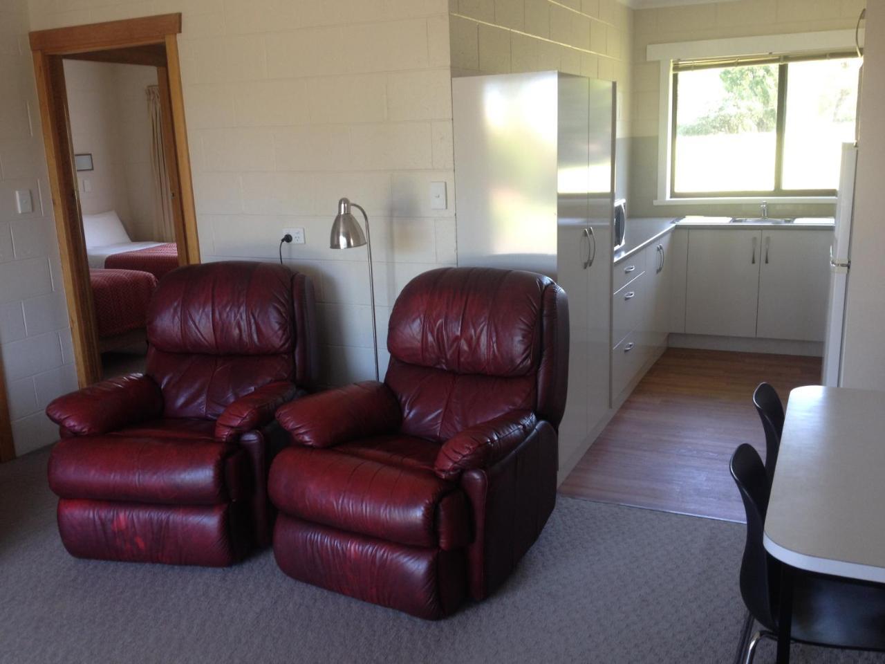 Willaway Motel Apartments Ulverstone Kültér fotó