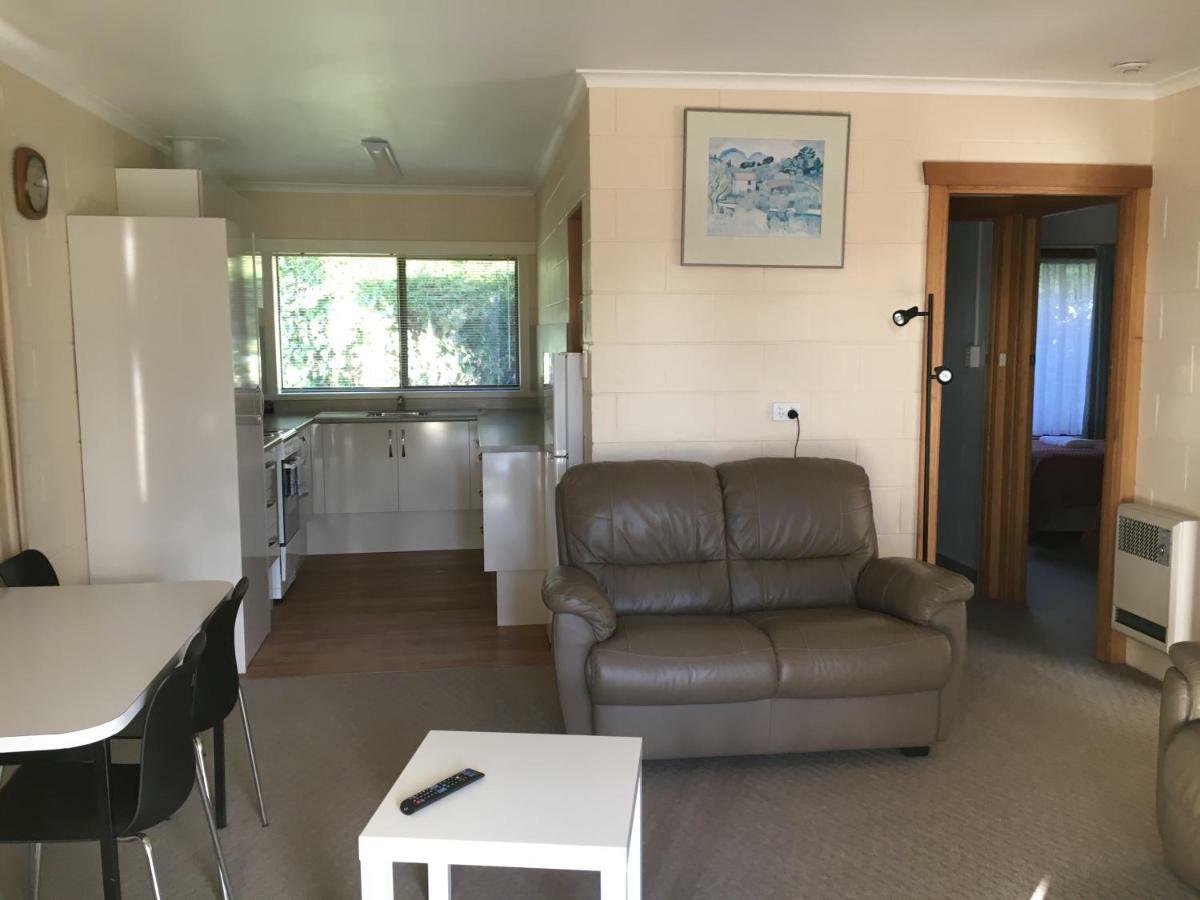 Willaway Motel Apartments Ulverstone Kültér fotó